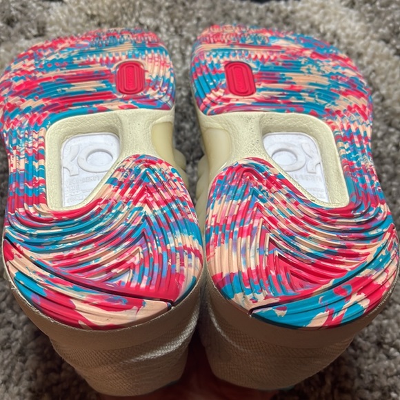 Great condition! KD 14 “Multi-Color” Size 7 - Picture 7 of 13